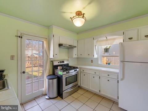 409 Compton Ave, Laurel, MD 20707 photo 9