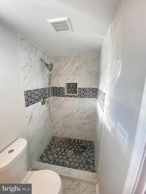 9209 Rolling View Dr, Lanham, MD 20706 photo 28