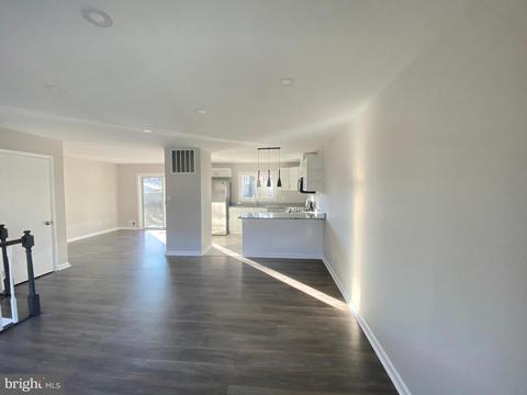 9209 Rolling View Dr, Lanham, MD 20706 photo 7