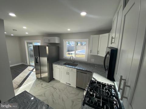 9209 Rolling View Dr, Lanham, MD 20706 photo 13