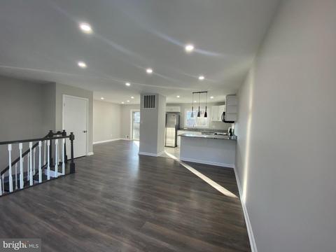 9209 Rolling View Dr, Lanham, MD 20706 photo 14