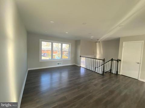 9209 Rolling View Dr, Lanham, MD 20706 photo 9