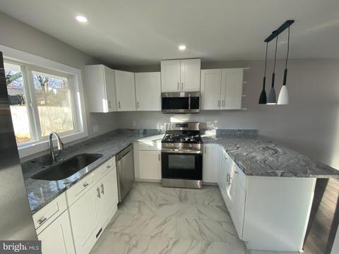 9209 Rolling View Dr, Lanham, MD 20706 photo 11