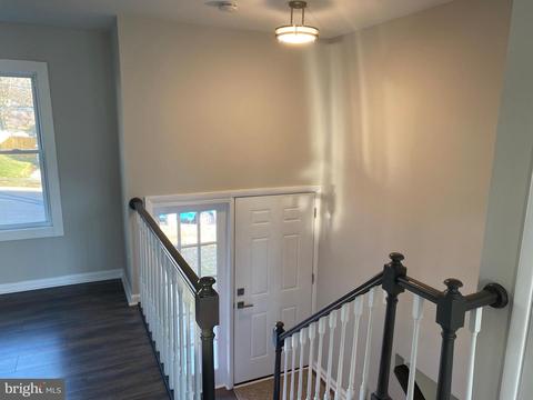 9209 Rolling View Dr, Lanham, MD 20706 photo 29