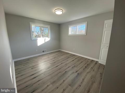 9209 Rolling View Dr, Lanham, MD 20706 photo 18