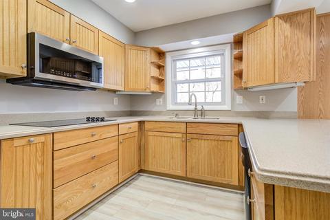 8904 Briardale Ln, Laurel, MD 20708 photo 16
