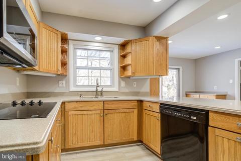 8904 Briardale Ln, Laurel, MD 20708 photo 15