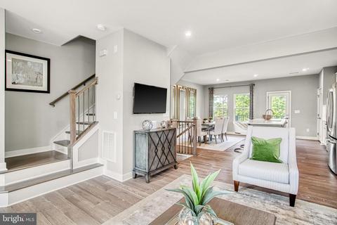 145 Lyons Creek Dr, Laurel, MD 20708 photo 8