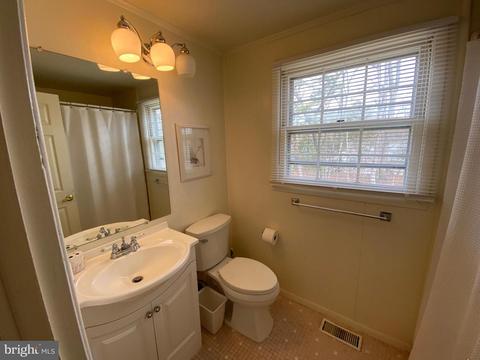 8704 Granite Ln, Laurel, MD 20708 photo 22