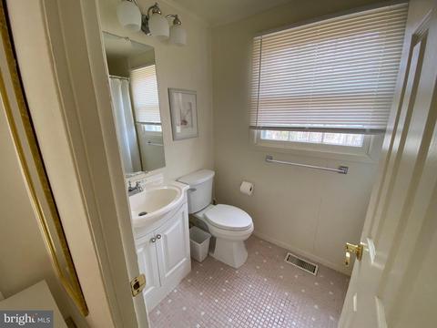 8704 Granite Ln, Laurel, MD 20708 photo 20
