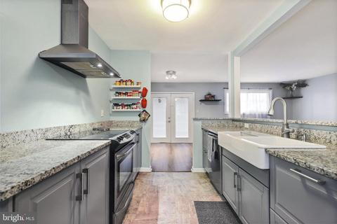 8924 Walkerton Dr, Lanham, MD 20706 photo 16