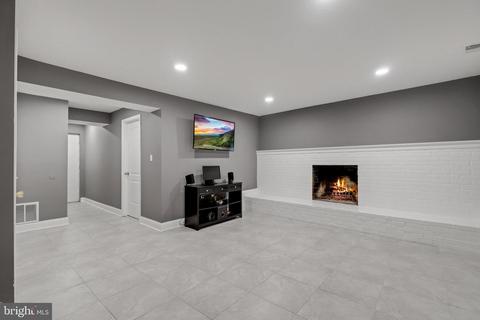 8924 Walkerton Dr, Lanham, MD 20706 photo 48