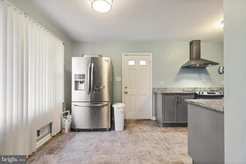 8924 Walkerton Dr, Lanham, MD 20706 photo 9