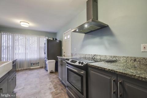 8924 Walkerton Dr, Lanham, MD 20706 photo 14