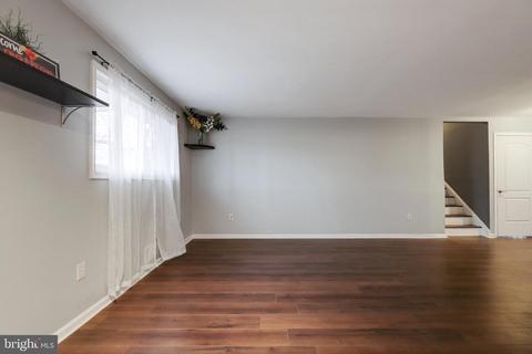 8924 Walkerton Dr, Lanham, MD 20706 photo 18