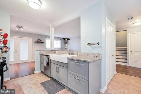 8924 Walkerton Dr, Lanham, MD 20706 photo 12
