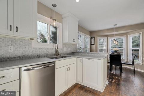 9315 Creekview Dr, Laurel, MD 20708 photo 11