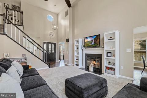 9315 Creekview Dr, Laurel, MD 20708 photo 4