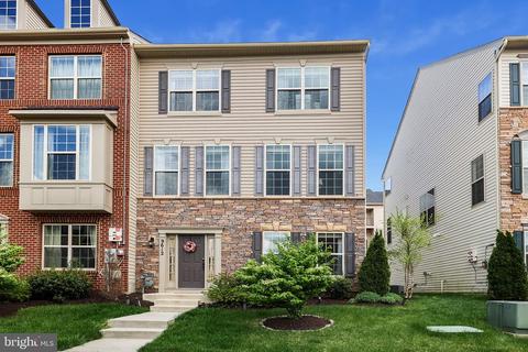 9612 Smithview Pl, Lanham, MD 20706 photo 2
