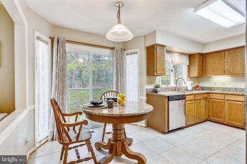 8702 Bovelder Dr, Laurel, MD 20708 photo 10