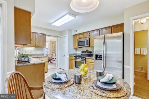 8702 Bovelder Dr, Laurel, MD 20708 photo 12