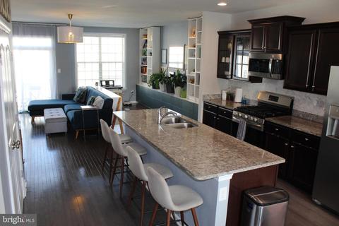 9308 Smithview Pl, Lanham, MD 20706 photo 14
