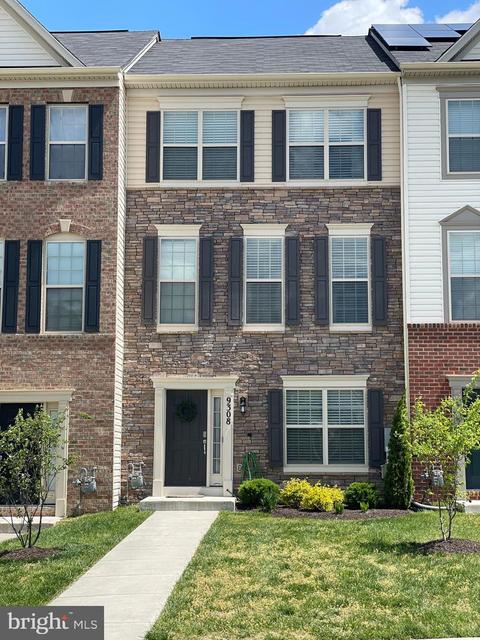 9308 Smithview Pl, Lanham, MD 20706 photo 2