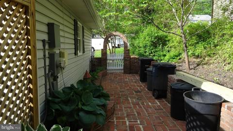 9203 Lawnview Ln, Laurel, MD 20708 photo 8