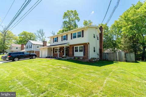 8505 Magnolia Dr, Lanham, MD 20706 photo 4