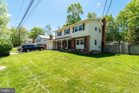 8505 Magnolia Dr, Lanham, MD 20706 photo 5