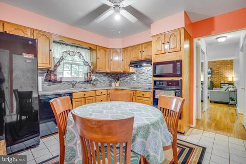 8505 Magnolia Dr, Lanham, MD 20706 photo 18