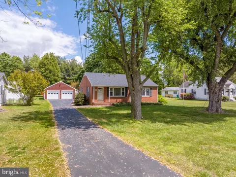 114 Station Ln, Grasonville, MD 21638