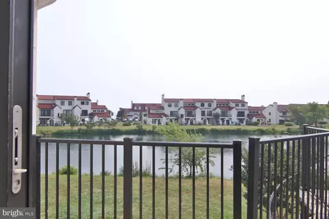 28 G Queen Mary Ct, Chester, MD 21619