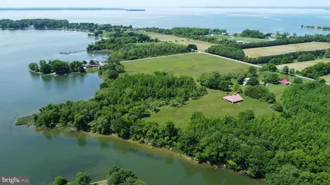 2715 Bennett Point Rd, Queenstown, MD 21658