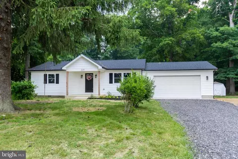 225 White Marsh Rd, Centreville, MD 21617