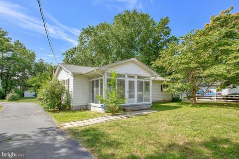 927 Chester River Dr, Grasonville, MD 21638