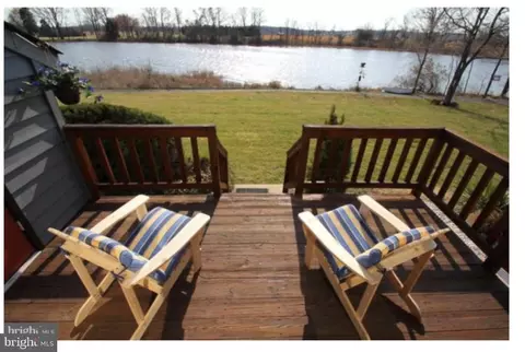 1004 Marion Quimby Dr #B-4, Stevensville, MD 21666