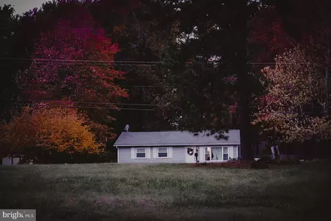 106 Kent Point Rd, Stevensville, MD 21666