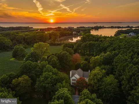 7152 Kent Point Rd, Stevensville, MD 21666