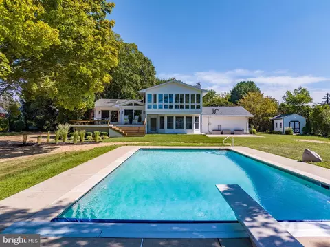 2460 Bennett Point Rd, Queenstown, MD 21658