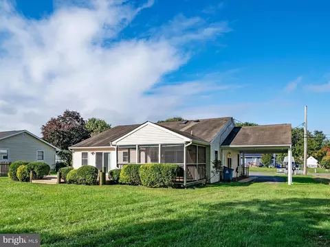 111 Birch Rd, Stevensville, MD 21666