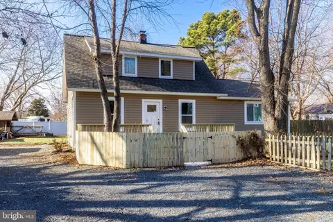 206 N Church St, Chester, MD 21619