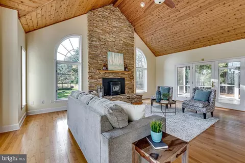 106 Golf Ct, Stevensville, MD 21666