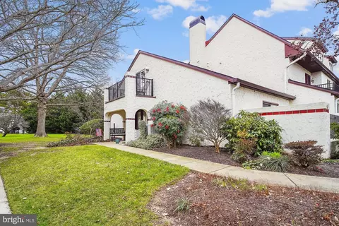 1 A Queen Victoria Ct, Chester, MD 21619