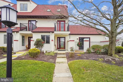 28 J Queen Mary Ct, Chester, MD 21619