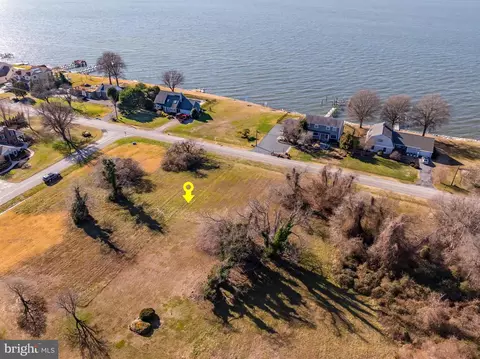 325 Queen Anne Club Dr, Stevensville, MD 21666