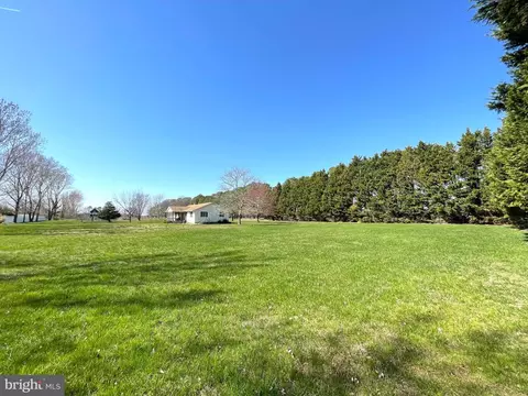 Exterior - 103 Old Point Rd, Chester, MD 21619 photo 5 of 10