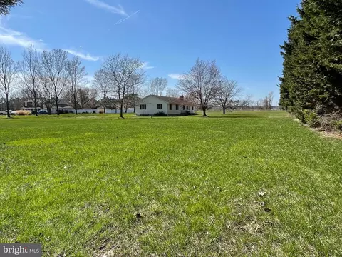 Exterior - 103 Old Point Rd, Chester, MD 21619 photo 6 of 10