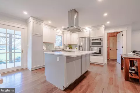 Kitchen - 103 Old Point Rd, Chester, MD 21619 photo 6 of 10