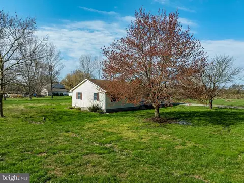 Exterior - 103 Old Point Rd, Chester, MD 21619 photo 2 of 10